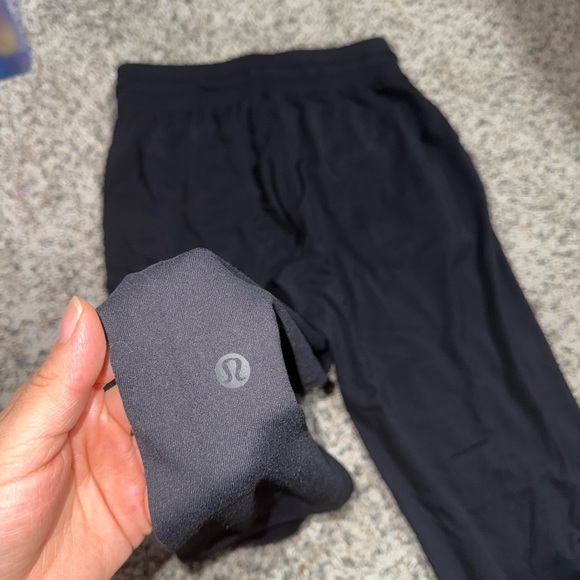 - Lululemon Ready to Rulu Classic-Fit High-Rise Jogger
Size 4 - Picture 10 of 11